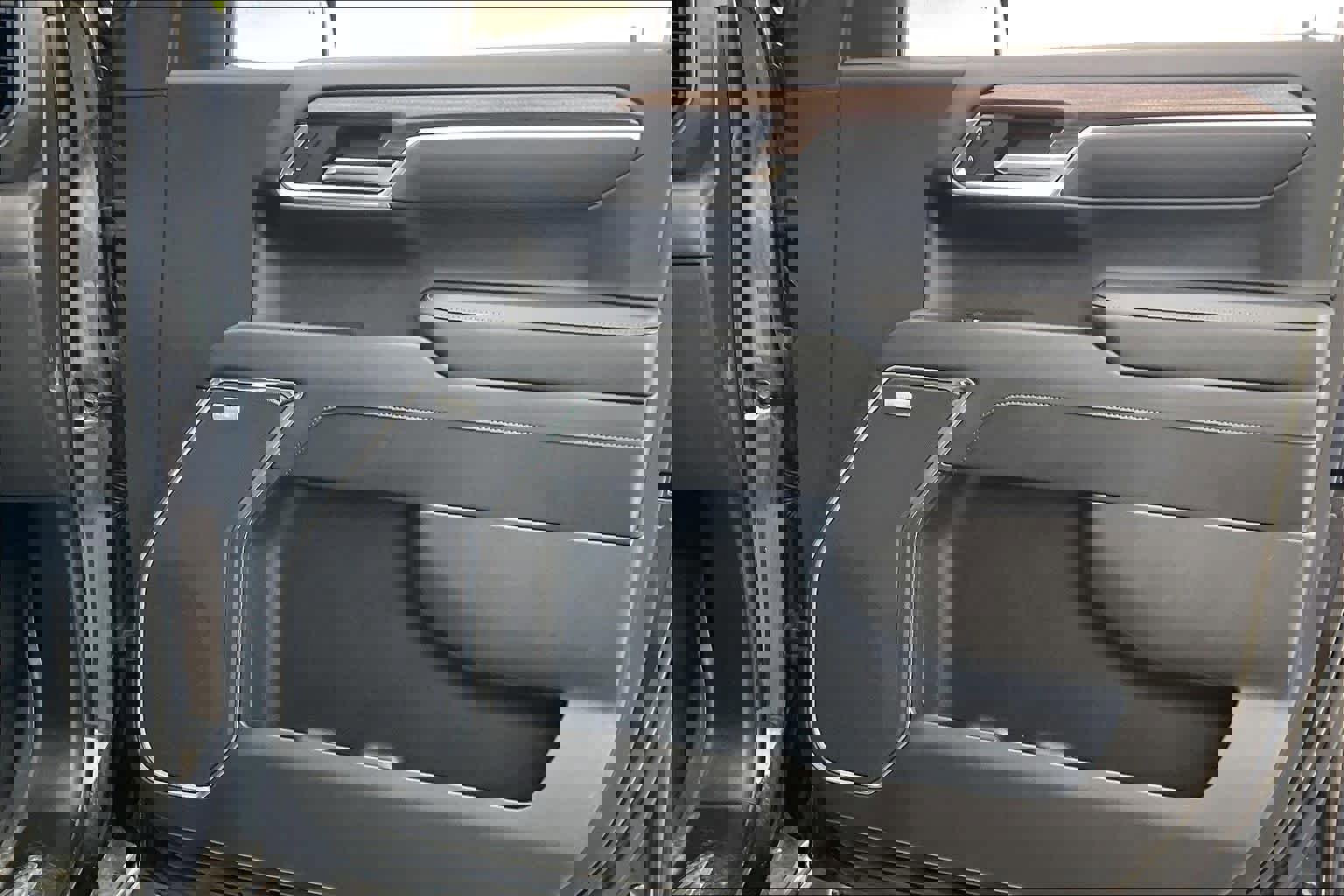 Used 2024 Chevrolet Silverado 1500 LT Trail Boss w/ LT Trail Boss Premium Package AWD/4WD image 23