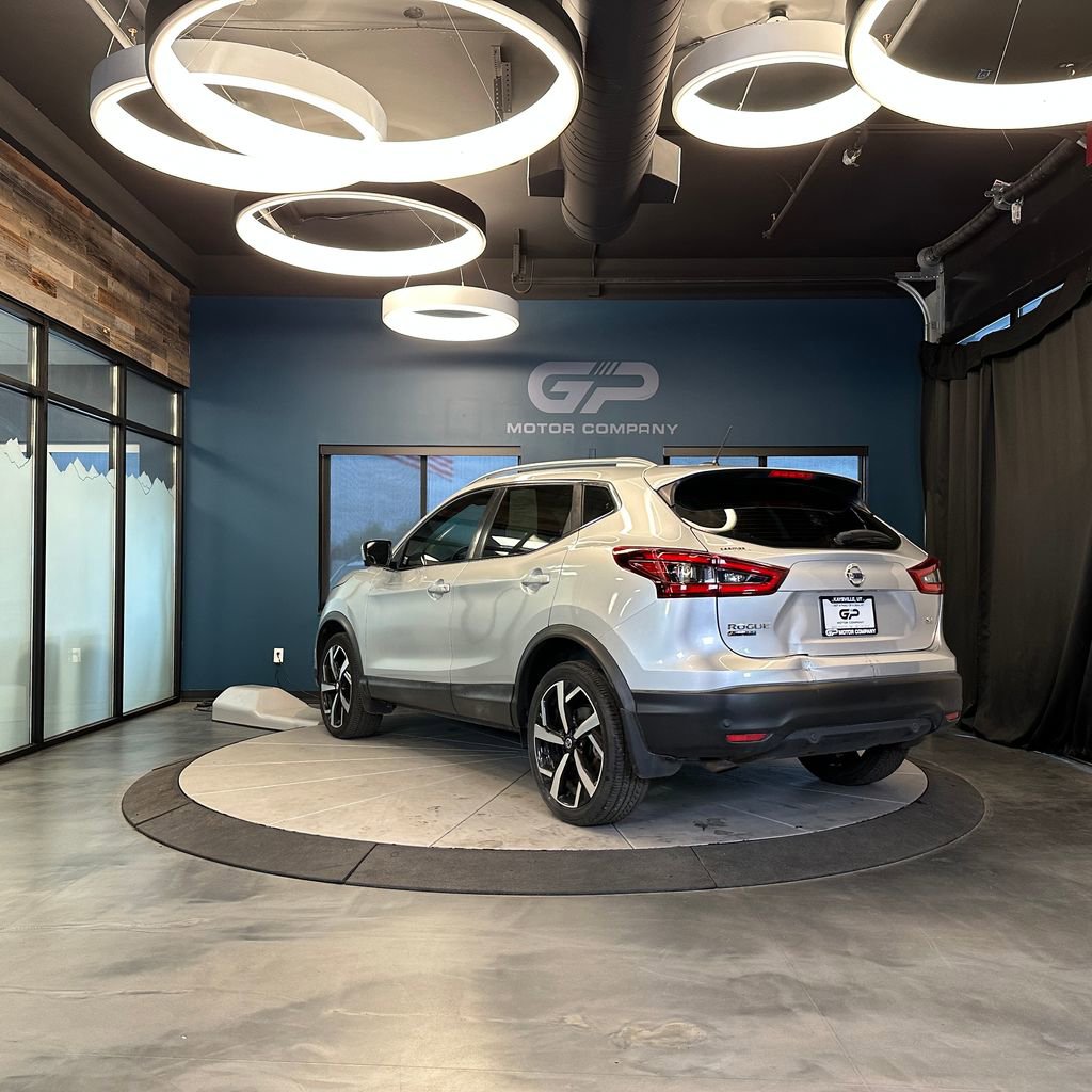 Used 2020 Nissan Rogue Sport SL w/ Premium Package FWD image 5