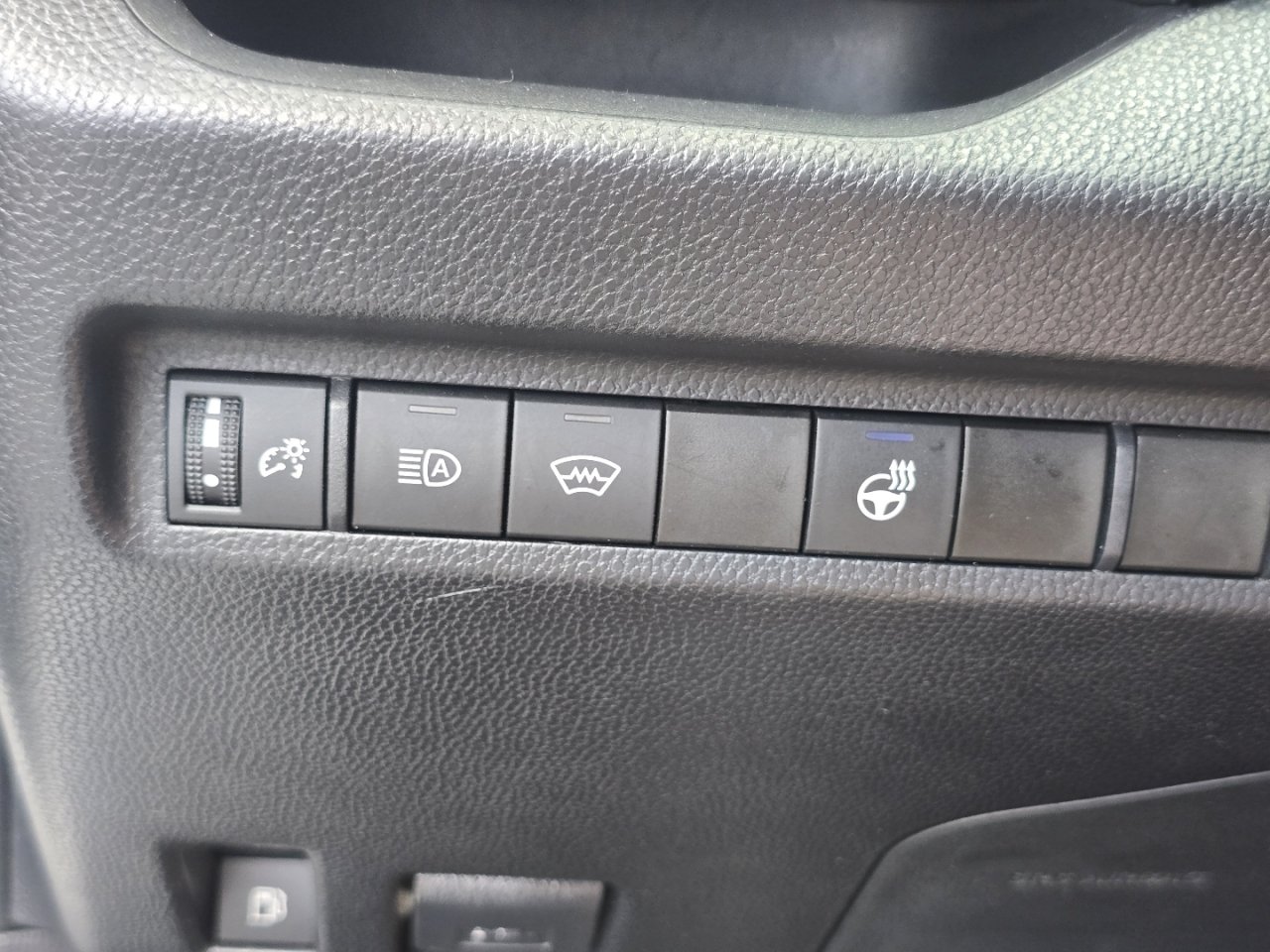 Certified 2023 Toyota RAV4 XLE w/ XLE Grade Weather Package AWD/4WD image 6