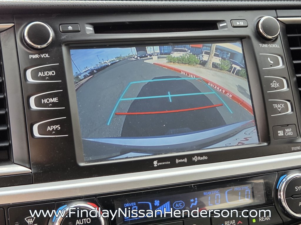 Used 2019 Toyota Highlander XLE AWD/4WD image 29
