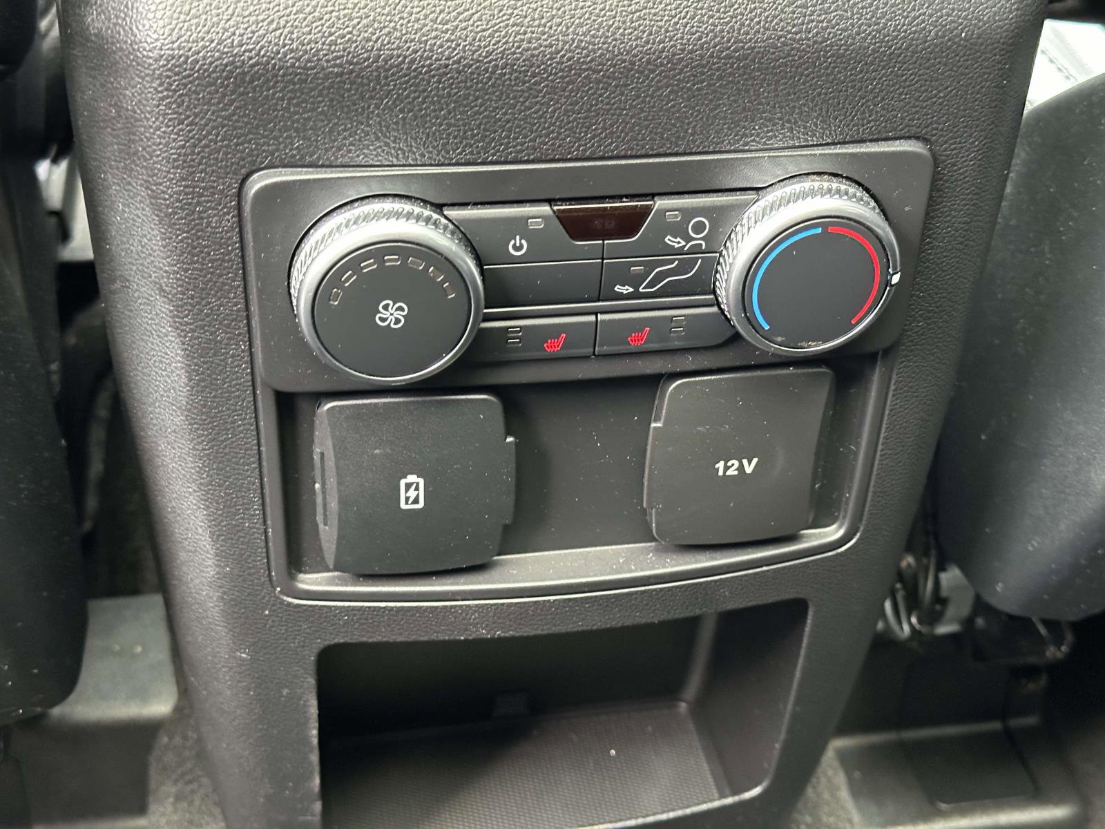 Used 2020 Ford Explorer XLT w/ Equipment Group 202A image 13