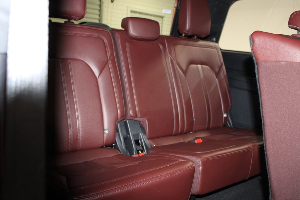 Used 2024 Ford Expedition Limited image 37