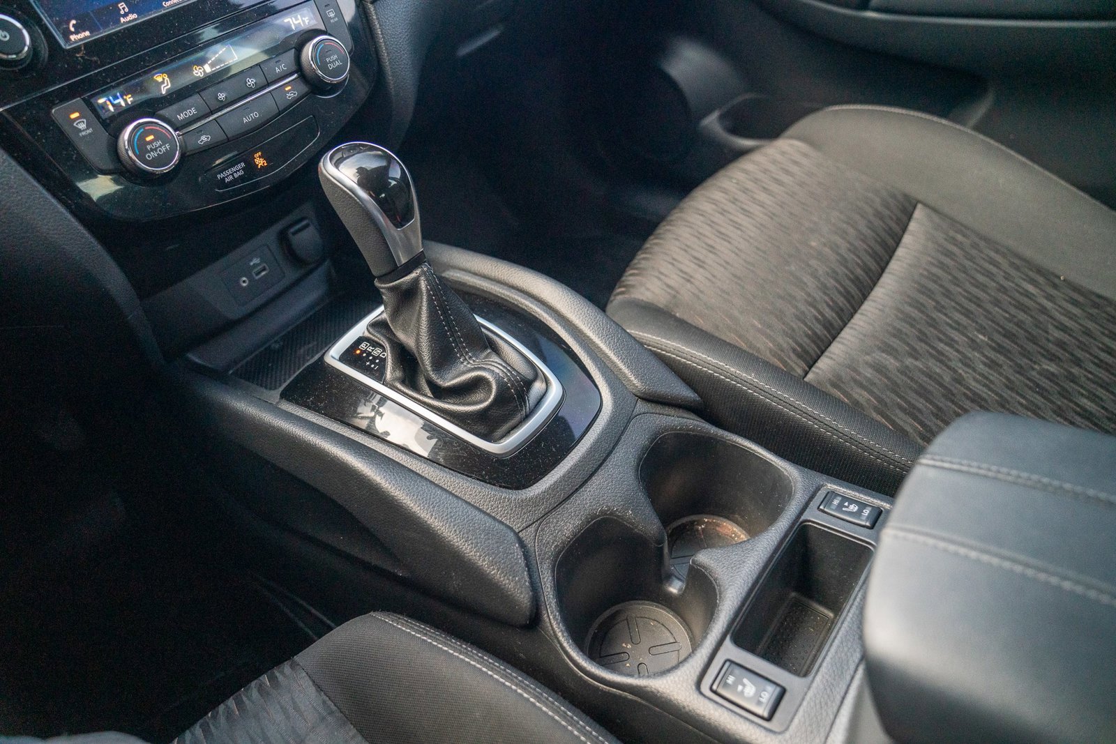 Used 2019 Nissan Rogue SV image 19