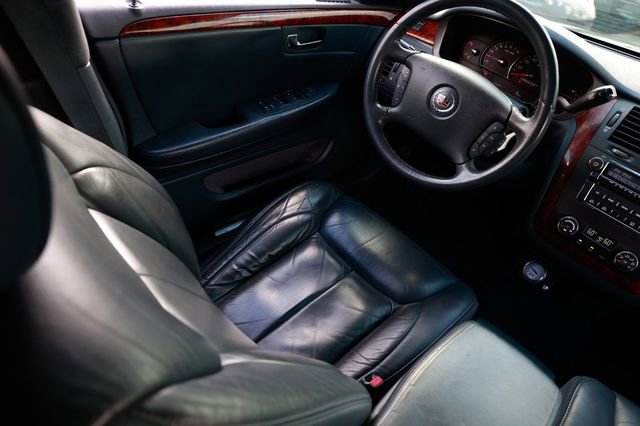 Used 2006 Cadillac DTS Limousine image 22