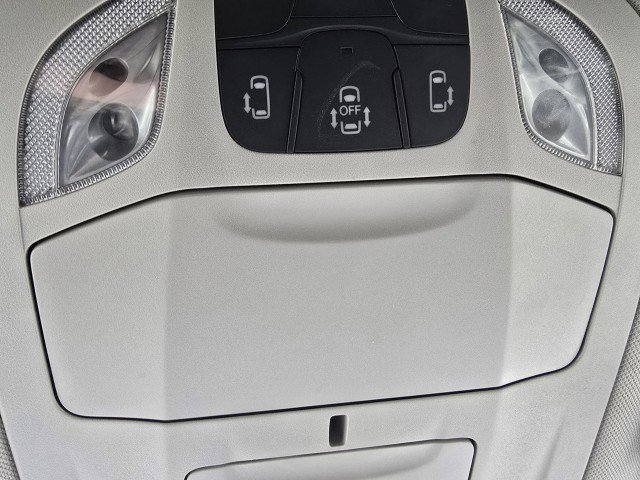 Used 2024 Chrysler Pacifica Touring-L image 28