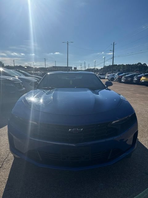 Used 2020 Chevrolet Camaro LT RWD image 2