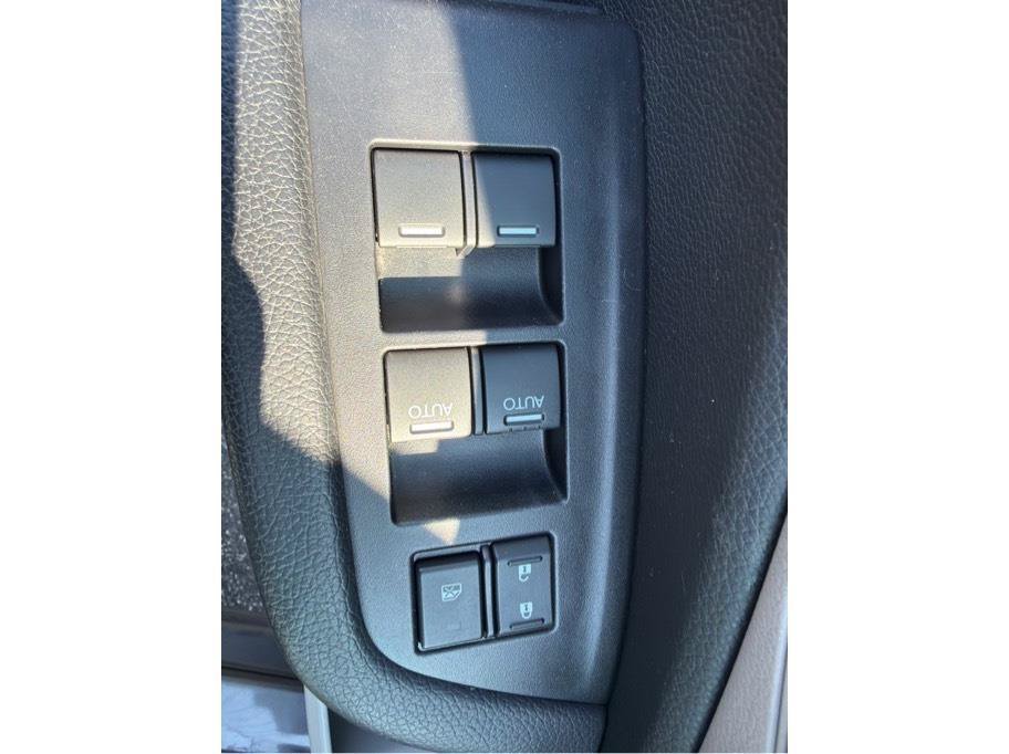 Used 2018 Honda Pilot EX-L image 11