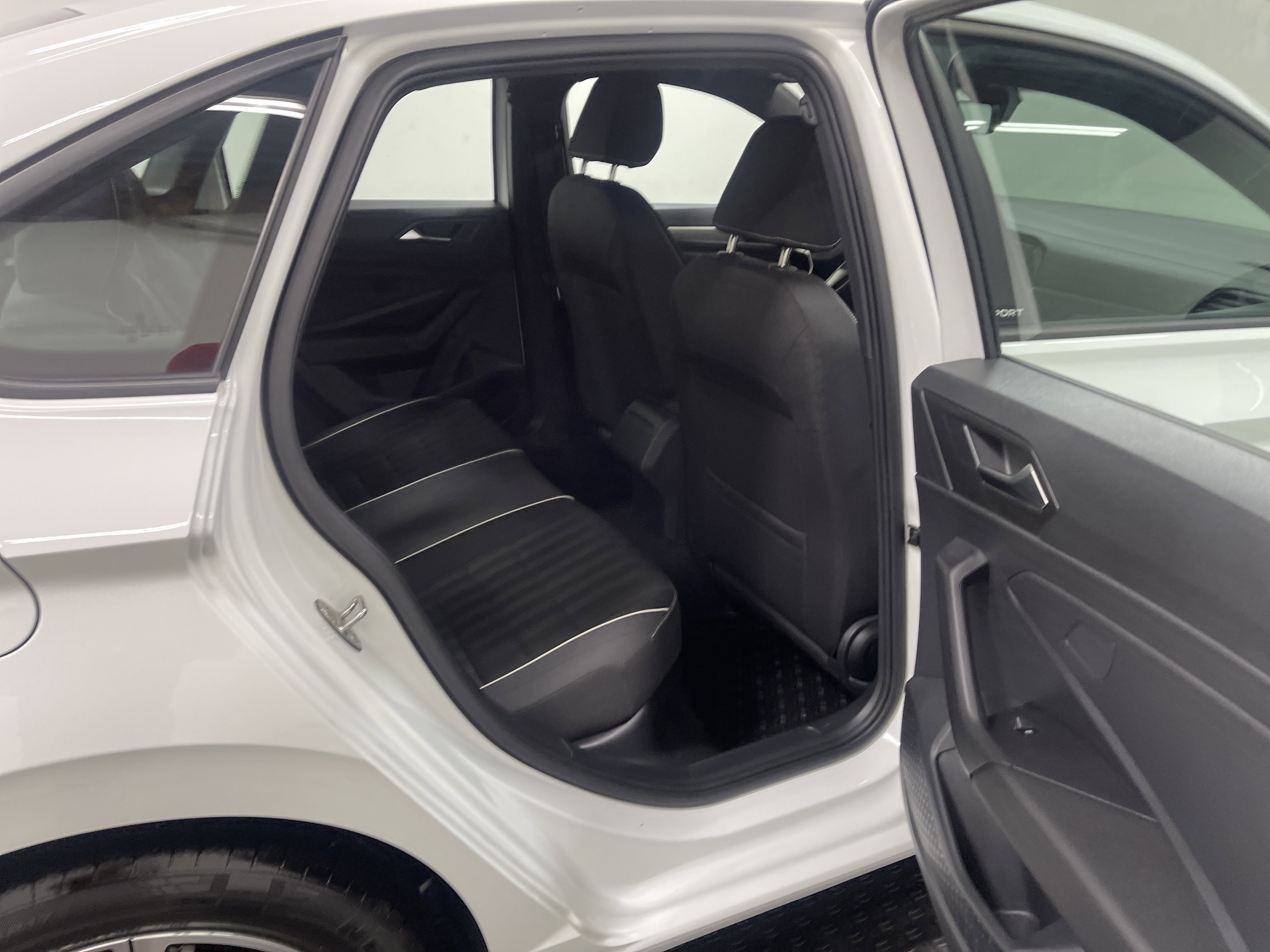 Used 2024 Volkswagen Jetta Sport image 19