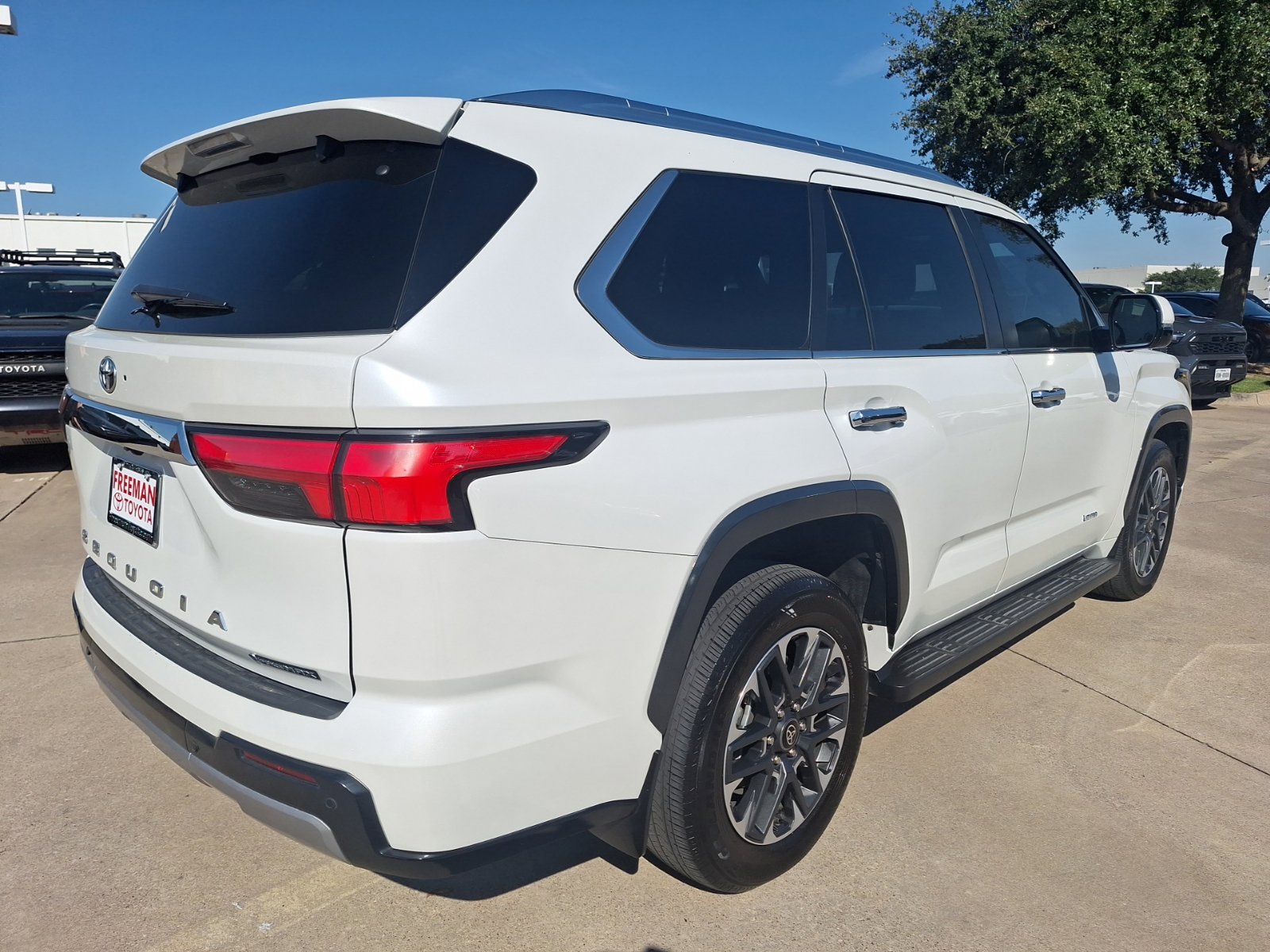 Used 2025 Toyota Sequoia Limited AWD/4WD image 6
