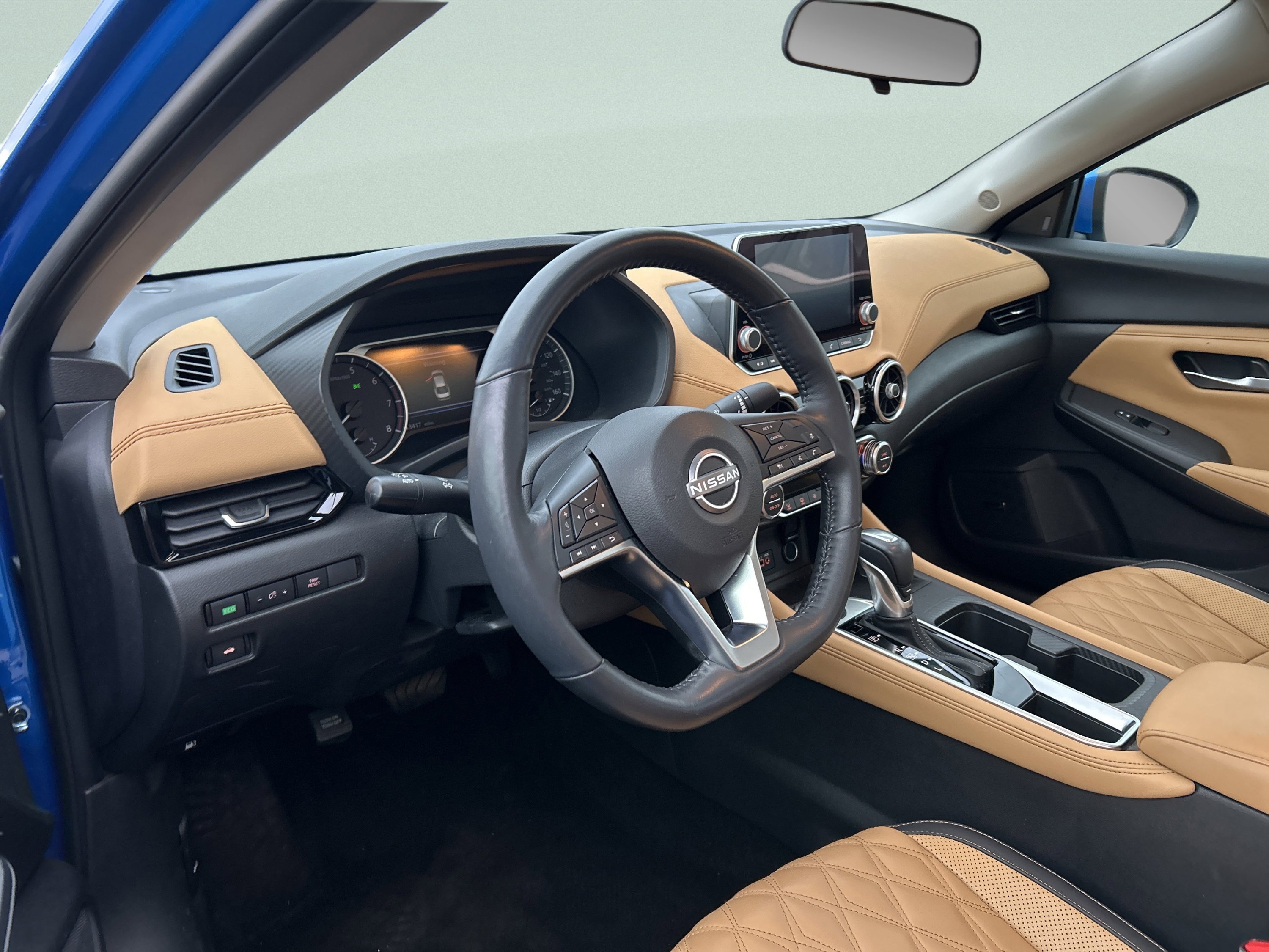 Used 2025 Nissan Sentra SV w/ SV Premium Package image 10