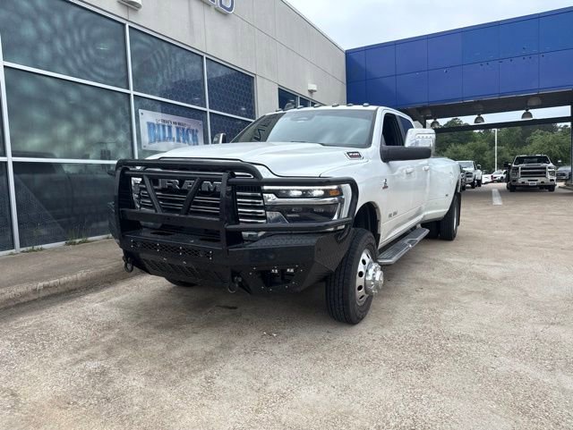Used 2025 RAM 3500 Laramie AWD/4WD image 2