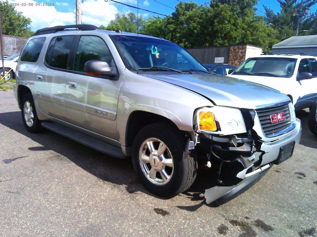Used 2005 GMC Envoy XL SLT AWD/4WD image 2