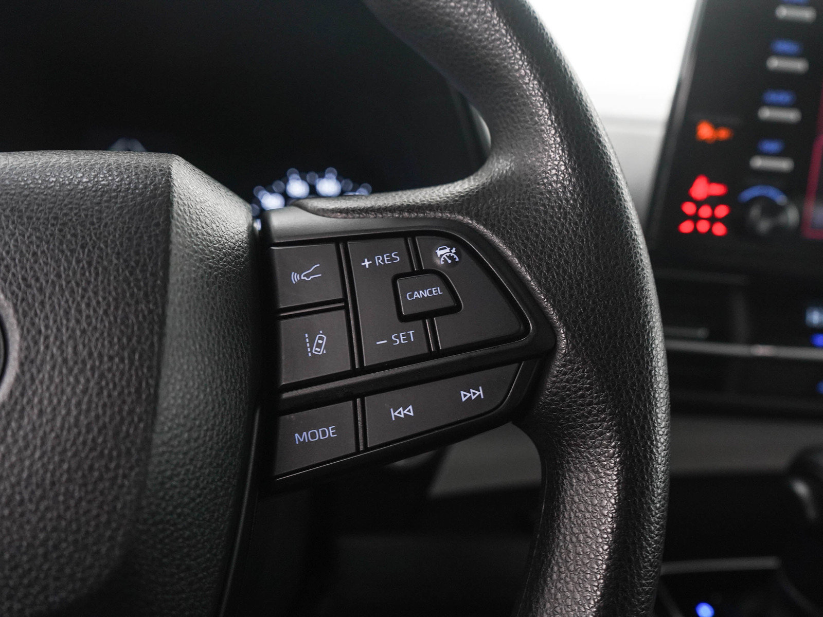 Used 2024 Toyota Sienna LE FWD image 26