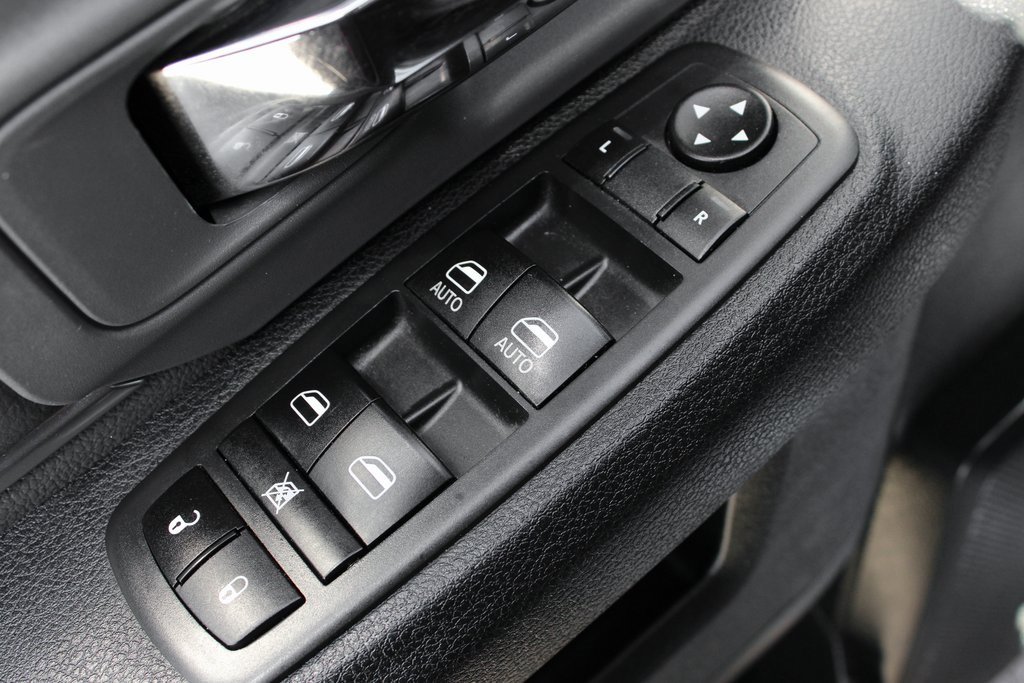 Used 2021 RAM 1500 Classic SLT image 14