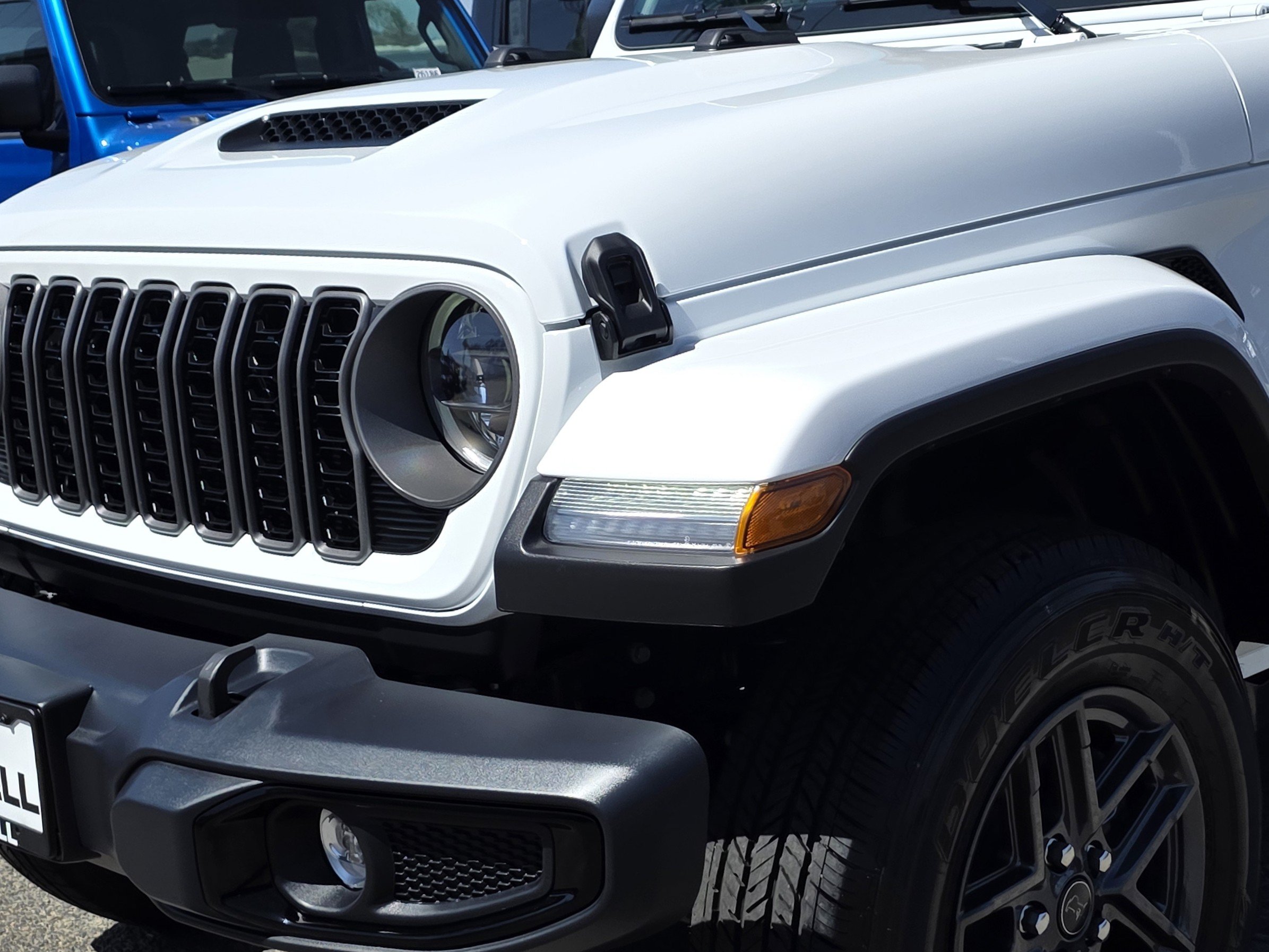 New 2026 Jeep Gladiator Sport AWD/4WD image 7