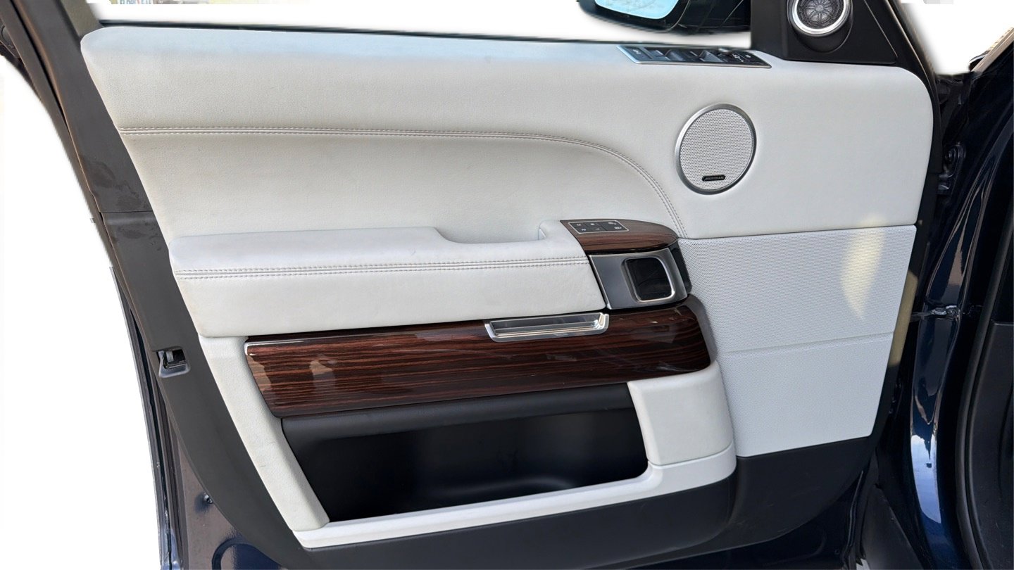 Used 2016 Land Rover Range Rover HSE image 46