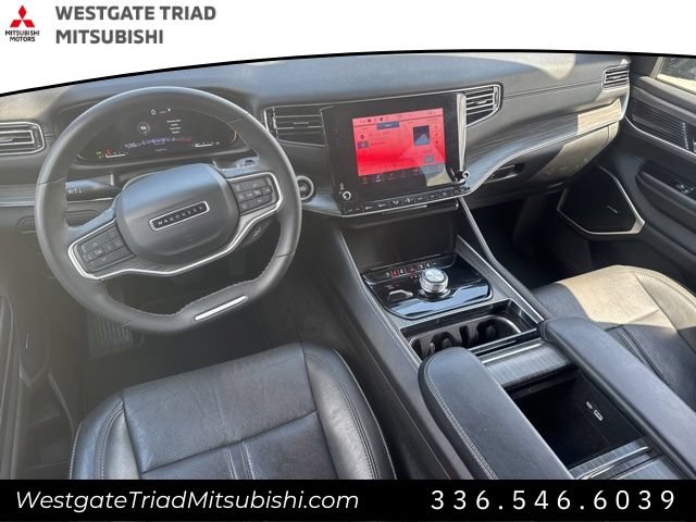 Used 2023 Jeep Wagoneer L Series II AWD/4WD image 11