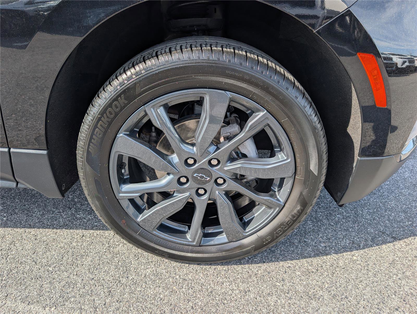 Used 2023 Chevrolet Equinox RS AWD/4WD image 9