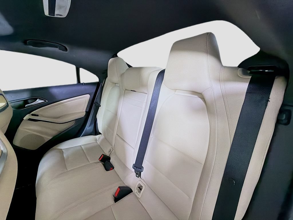 Used 2019 Mercedes-Benz CLA 250 4MATIC image 22
