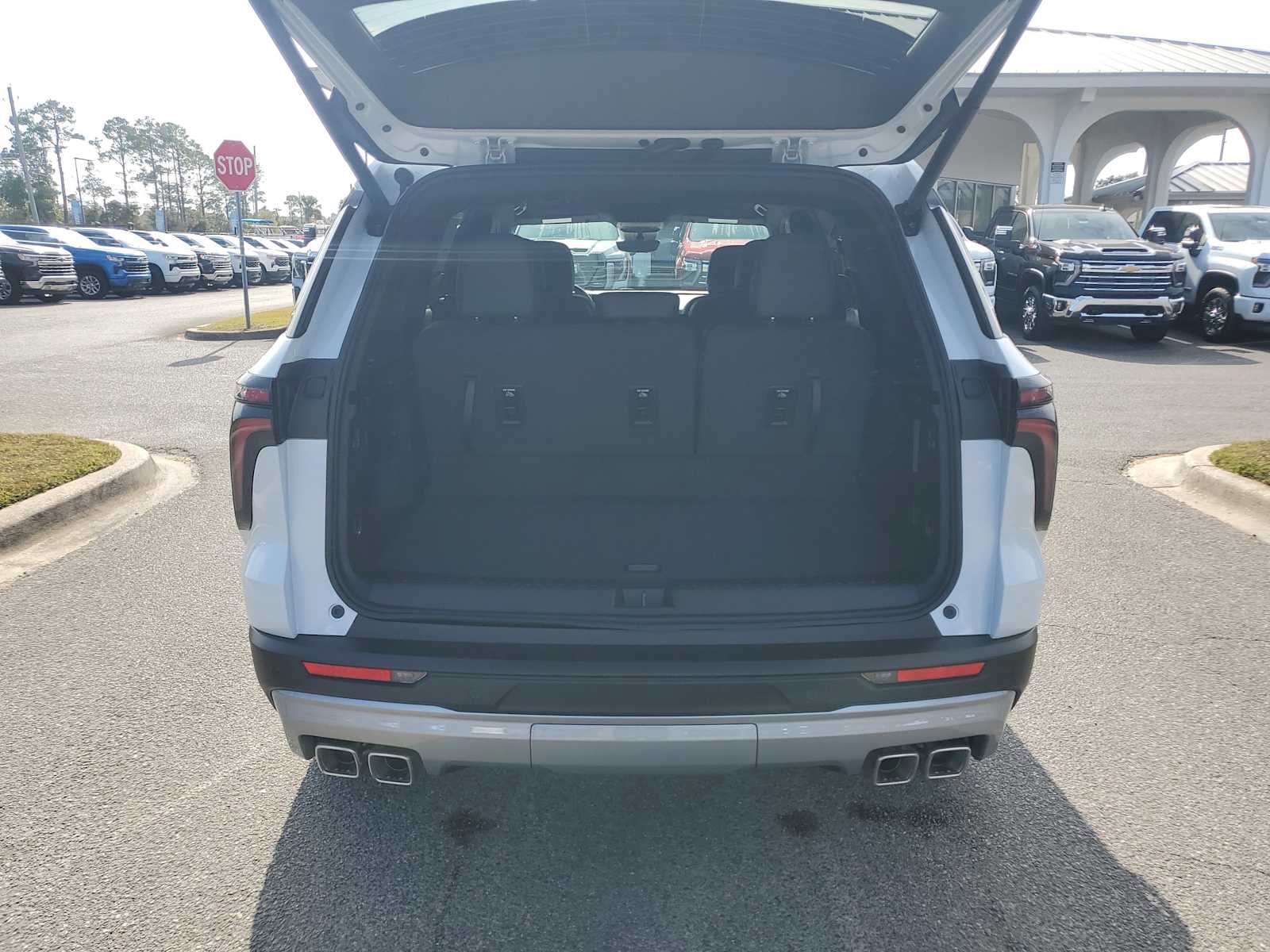 New 2026 Chevrolet Traverse Z71 w/ Enhanced Driving Package image 5