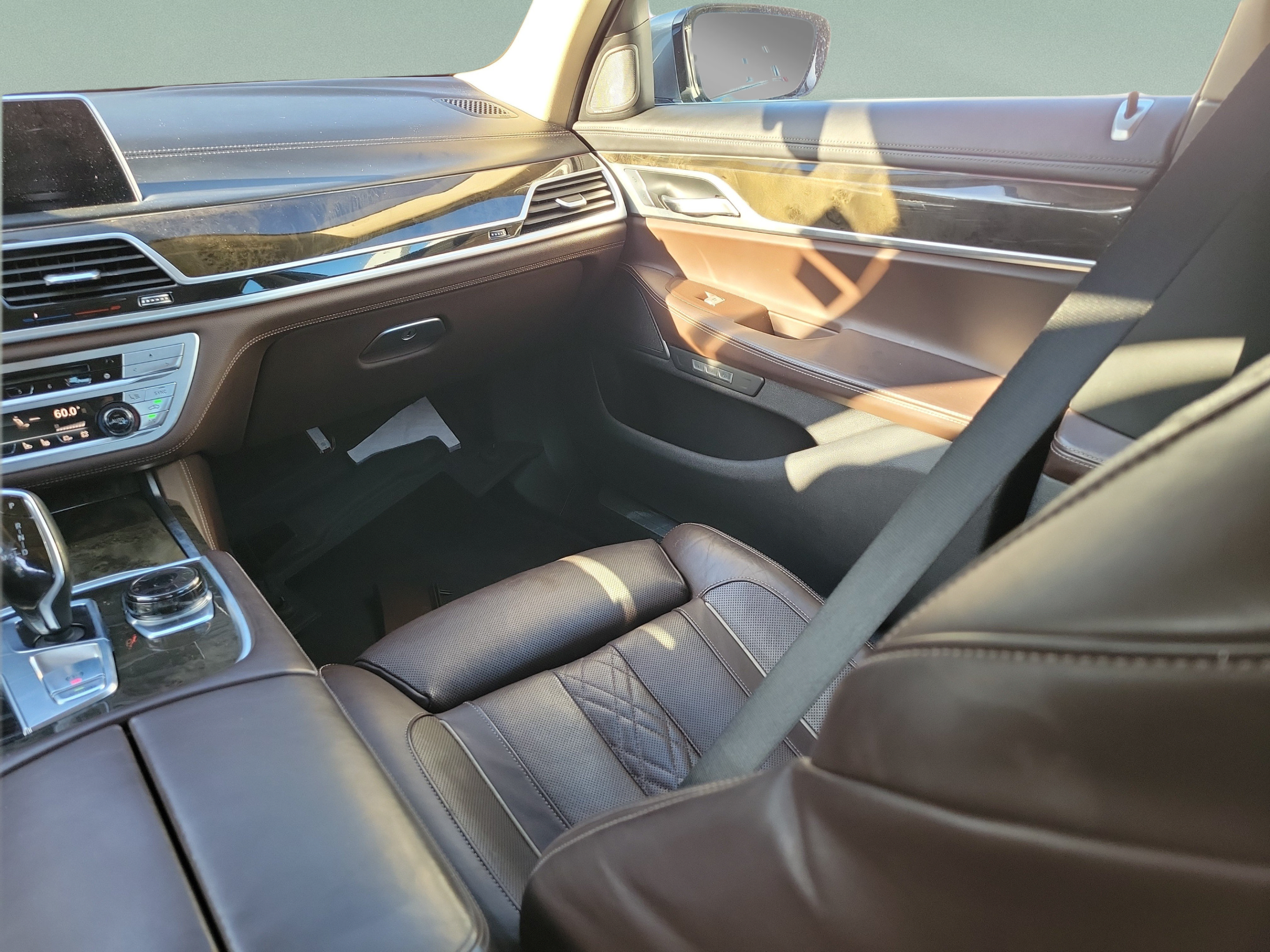 Used 2016 BMW 740i RWD image 10