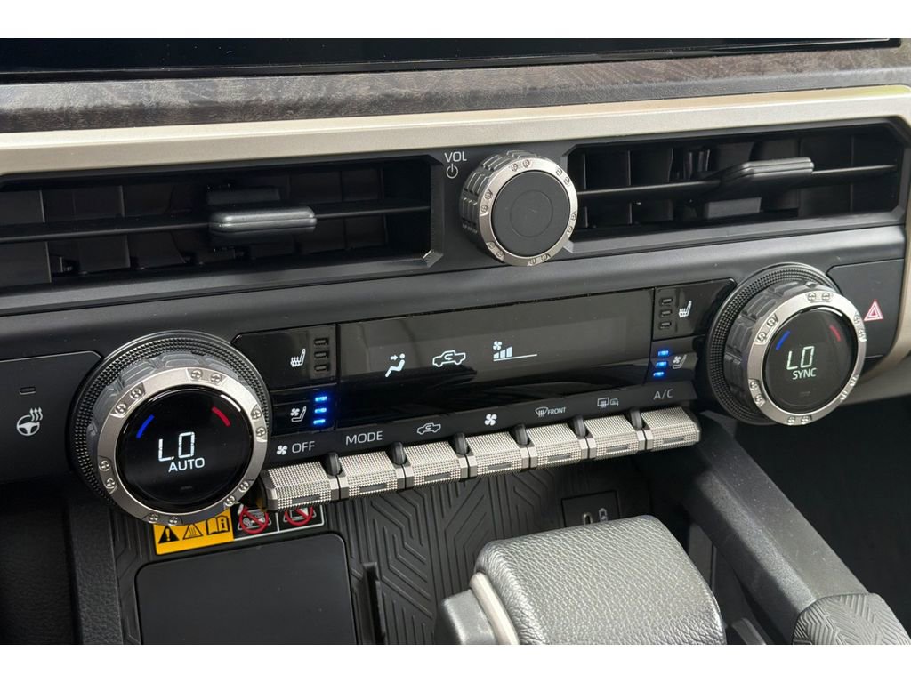 Used 2024 Toyota Tacoma Limited w/ Limited Package (LT) image 22