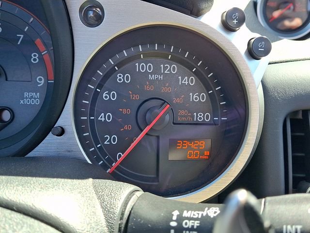 Used 2018 Nissan 370Z Touring Sport RWD image 18