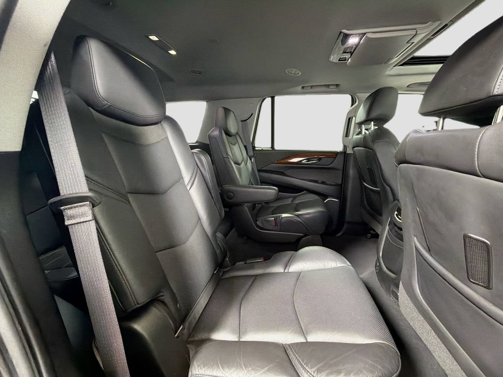 Used 2017 Cadillac Escalade Luxury AWD/4WD image 30