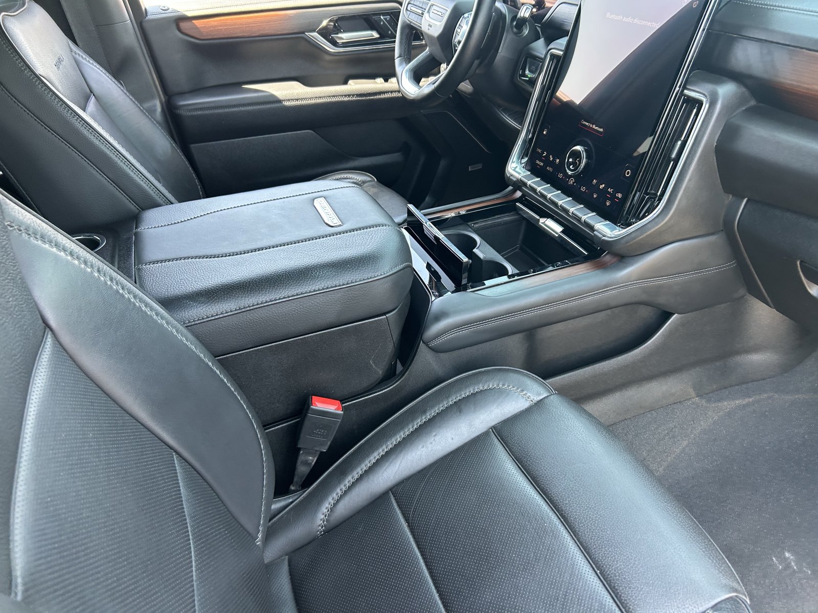 Certified 2025 GMC Yukon XL Denali AWD/4WD image 13