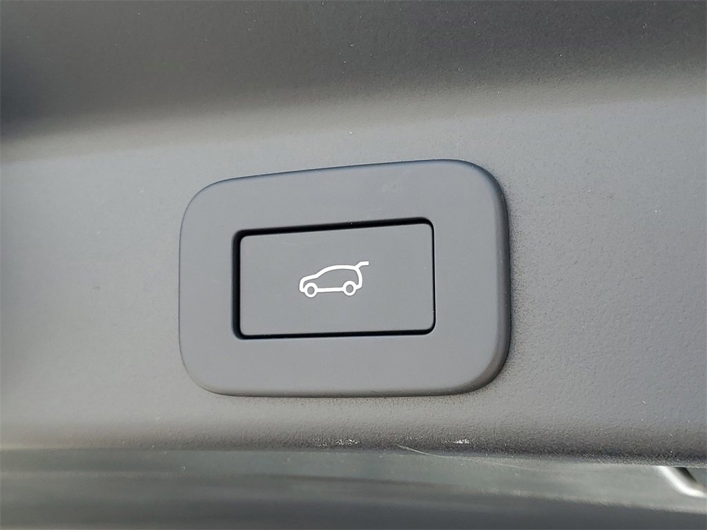 New 2026 Jaguar F-PACE R-Dynamic S image 8