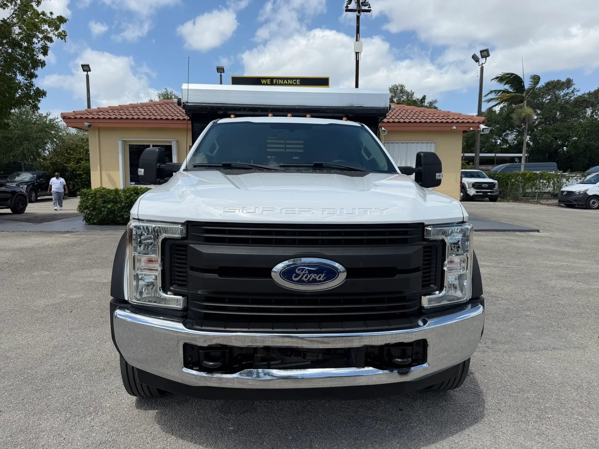 Used 2017 Ford F550 2WD Regular Cab Super Duty image 16