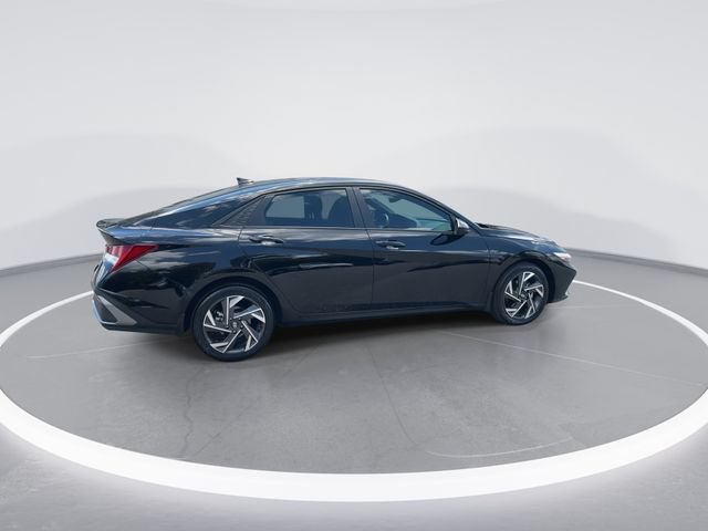 Certified 2025 Hyundai Elantra SEL FWD image 8