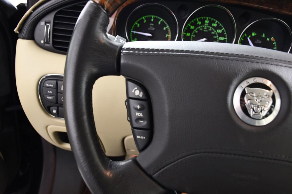 Used 2009 Jaguar XJ8 RWD image 40