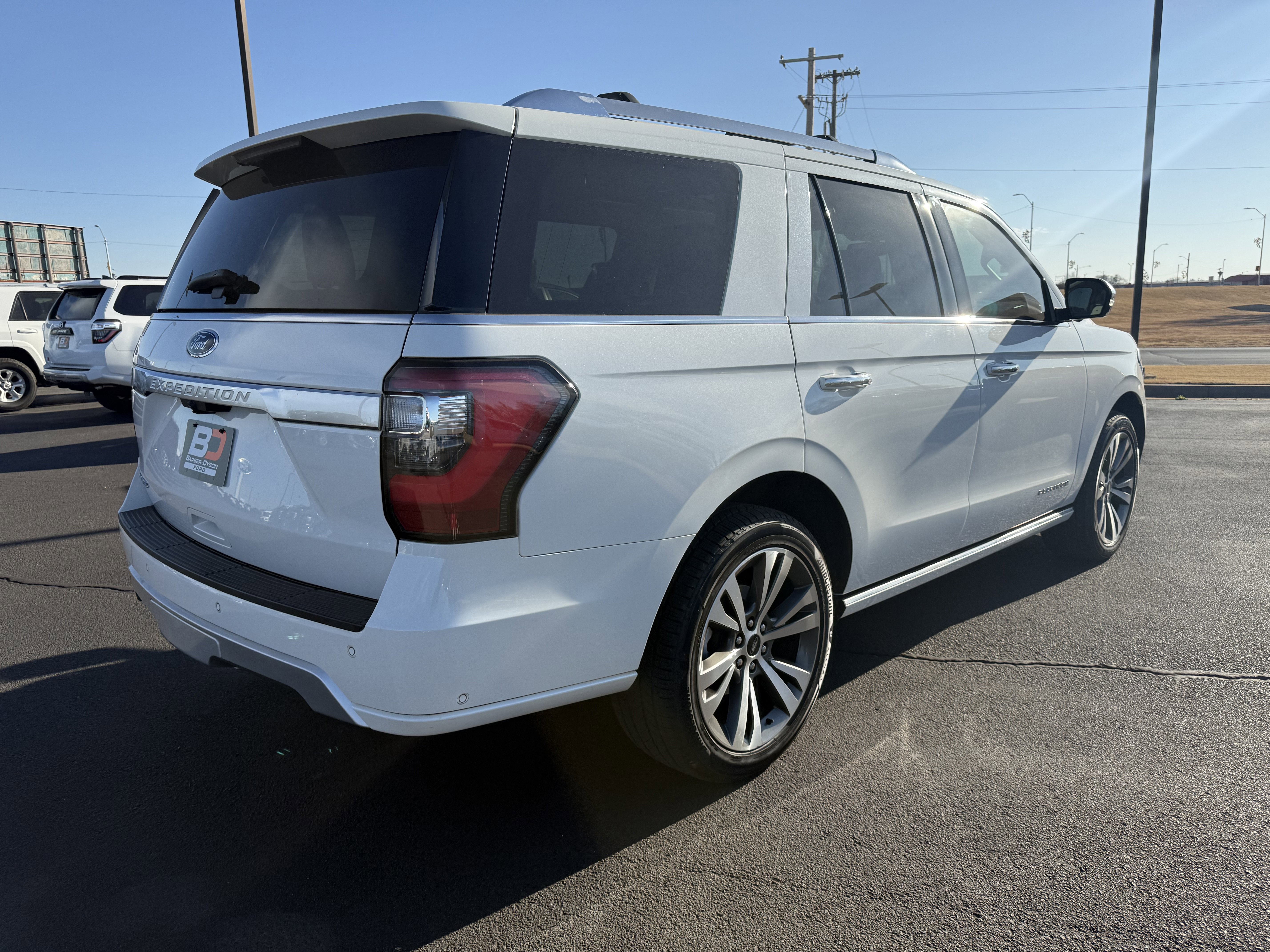Used 2021 Ford Expedition Platinum image 3