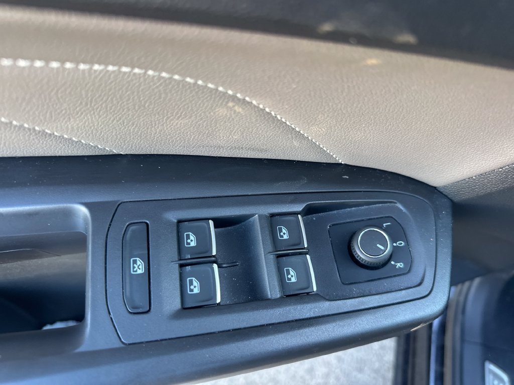 Used 2023 Volkswagen Atlas Cross Sport SE w/ Panoramic Sunroof Package FWD image 14