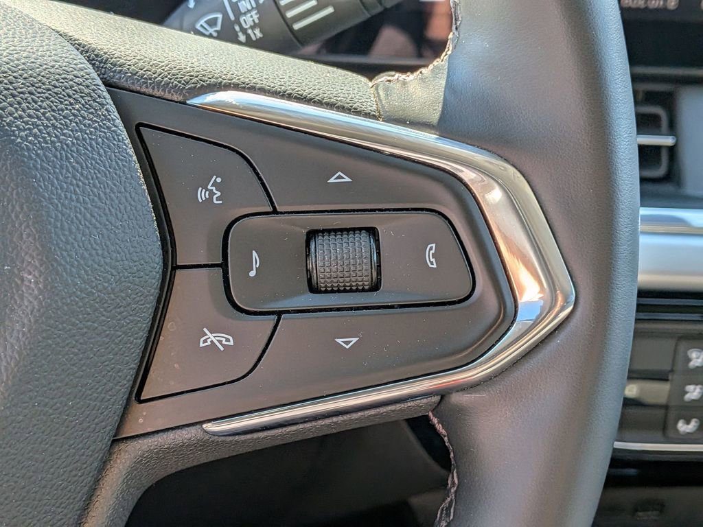 Used 2025 Chevrolet Trax LT w/ LT Convenience Package image 20