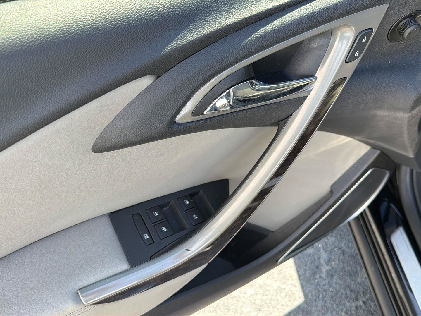 Used 2016 Buick Verano FWD image 30
