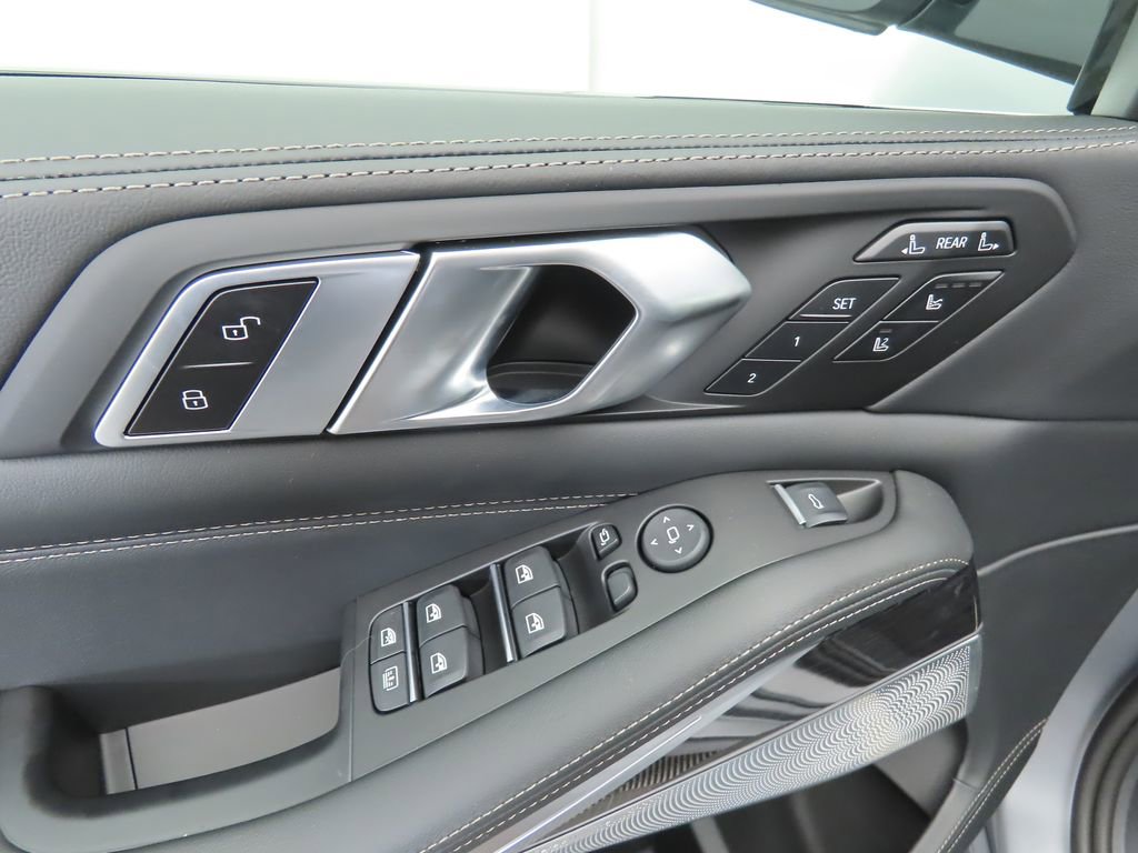 New 2026 BMW X7 M60i image 24