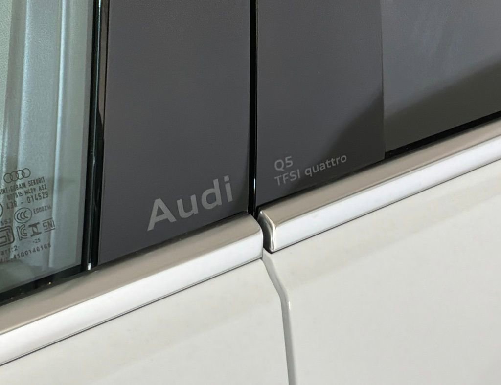 Certified 2025 Audi Q5 Premium w/ Convenience Package image 27