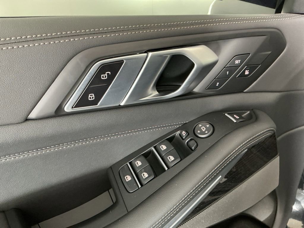 Used 2025 BMW X5 M60i w/ Executive Package AWD/4WD image 18