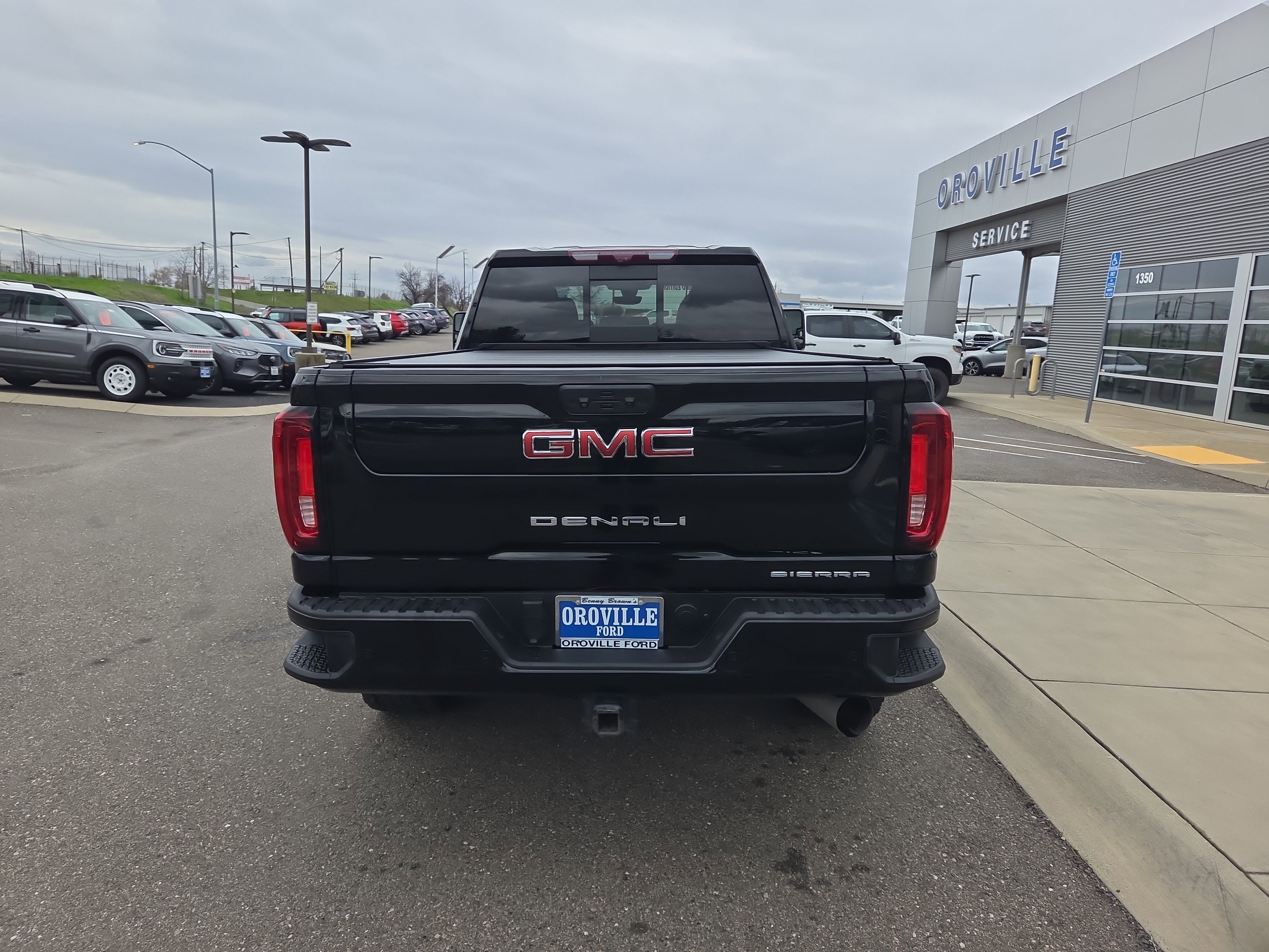 Used 2021 GMC Sierra 2500 Denali w/ Denali Black Diamond Edition image 4