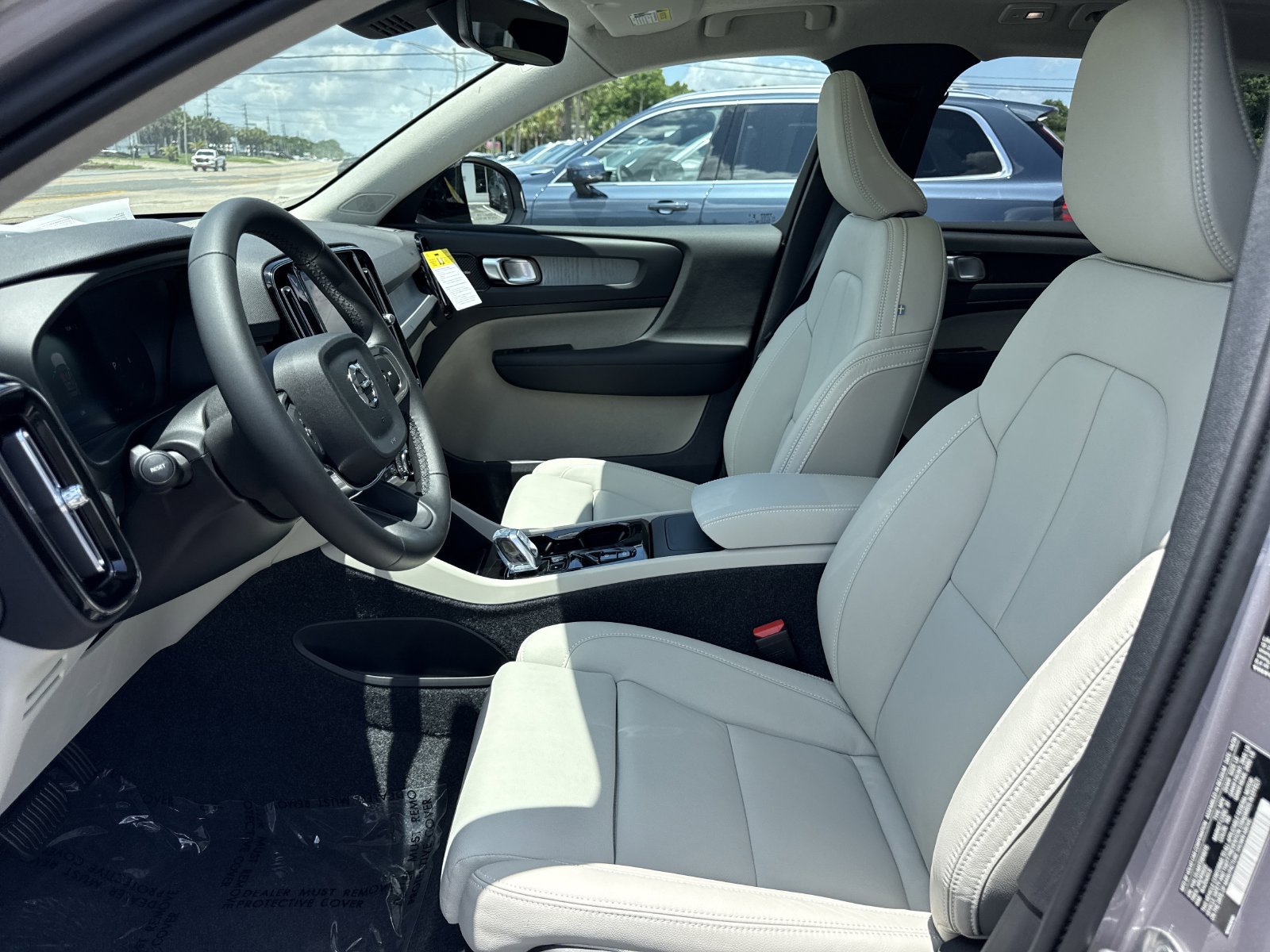 New 2026 Volvo XC40 B5 Ultra w/ Protection Package Premier AWD/4WD image 10