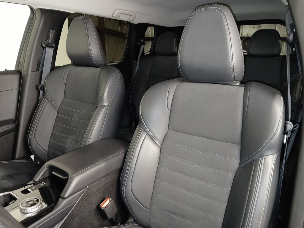 Used 2025 Mitsubishi Outlander SE AWD/4WD image 12