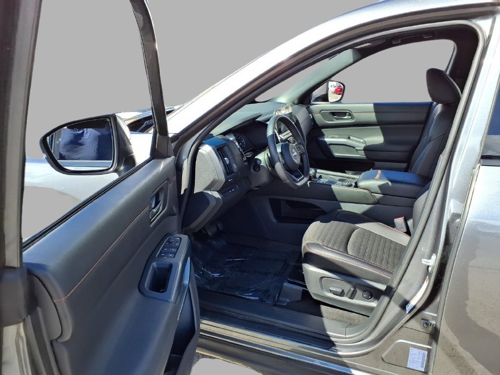 Used 2025 Nissan Pathfinder Rock Creek AWD/4WD image 21