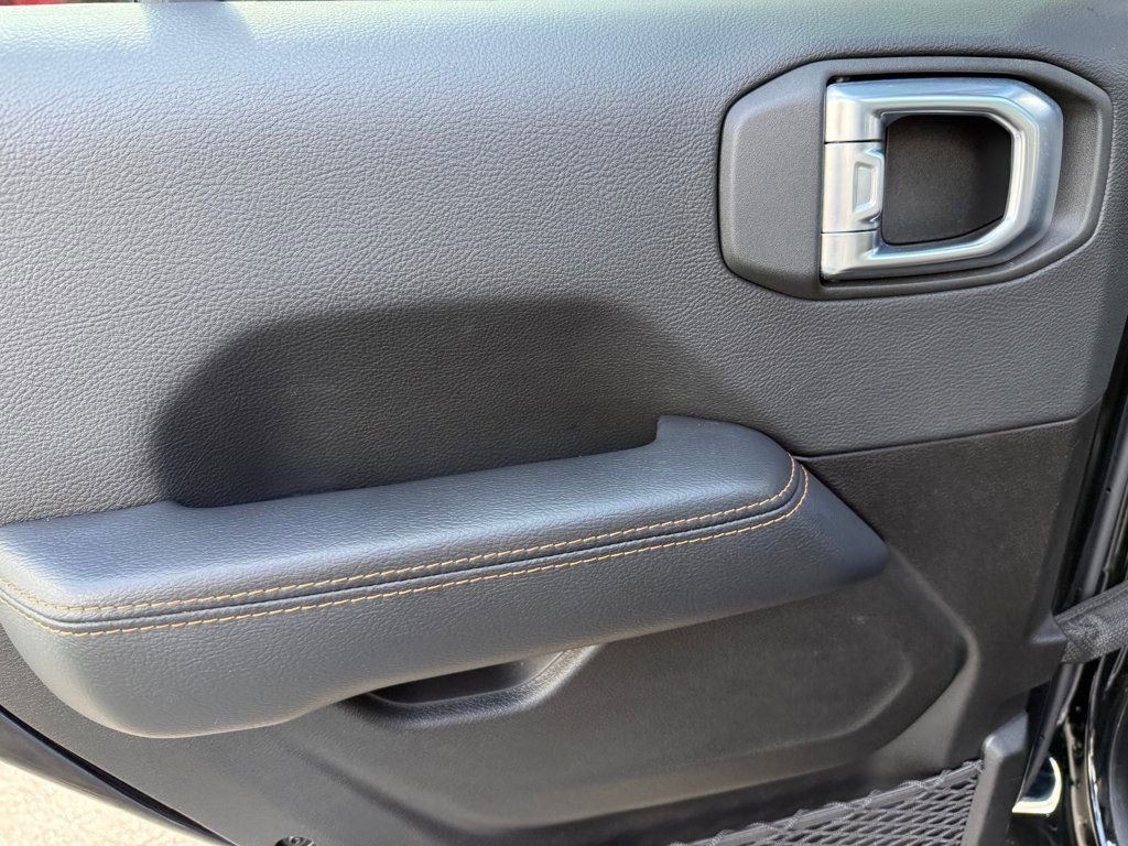 Used 2022 Jeep Wrangler Unlimited Sahara image 27