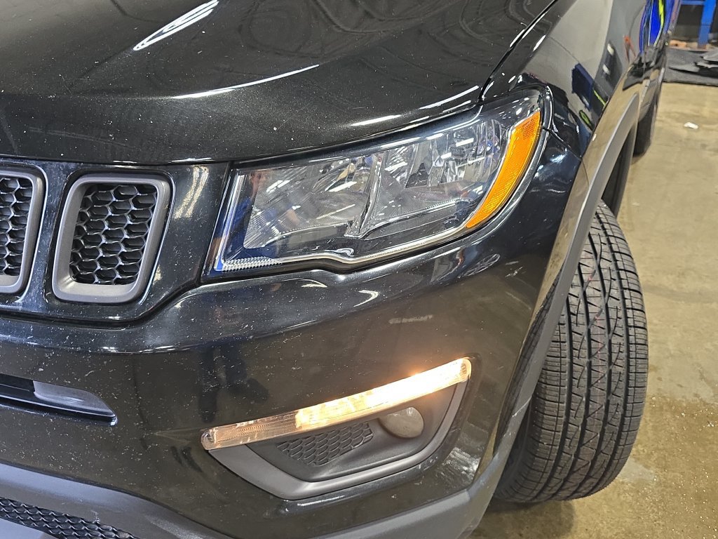 Used 2021 Jeep Compass Latitude w/ Sun and Sound Group AWD/4WD image 32