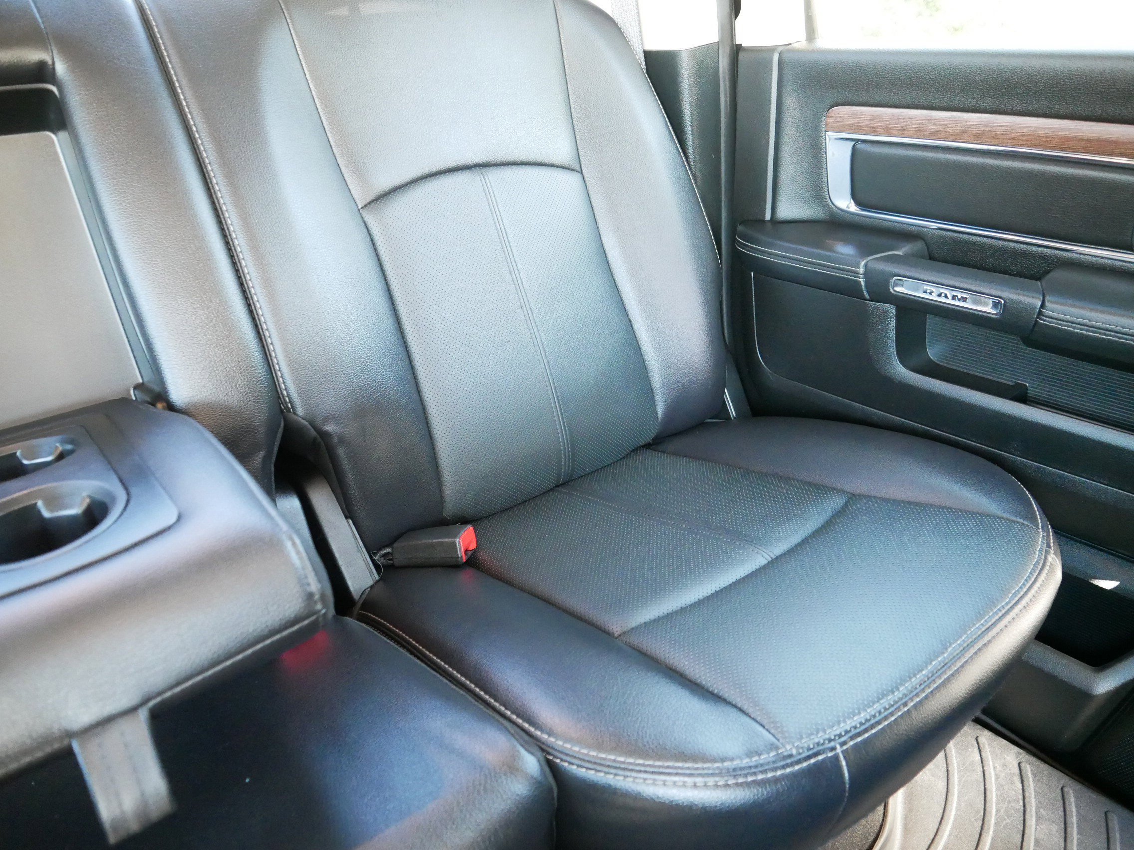 Used 2018 RAM 2500 Laramie w/ Snow Chief Group image 14