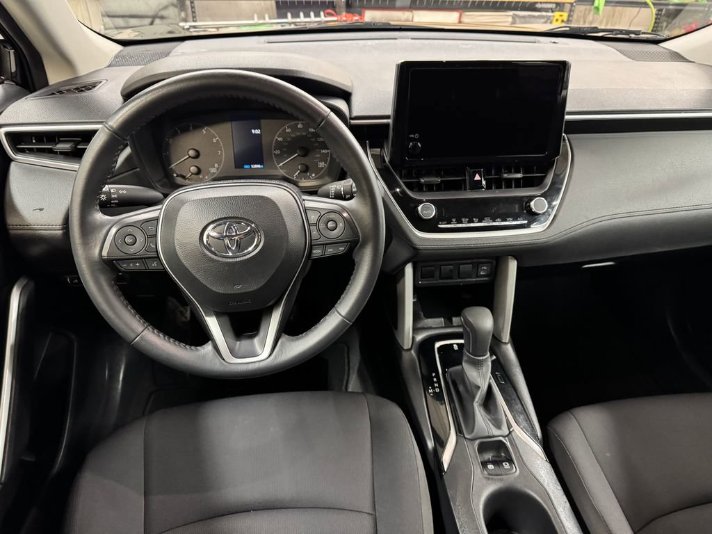 Used 2024 Toyota Corolla Cross LE AWD/4WD image 18