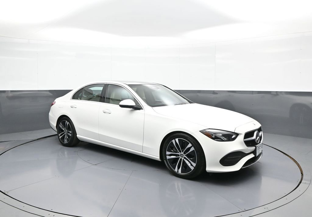 Used 2022 Mercedes-Benz C 300 4MATIC Sedan image 4