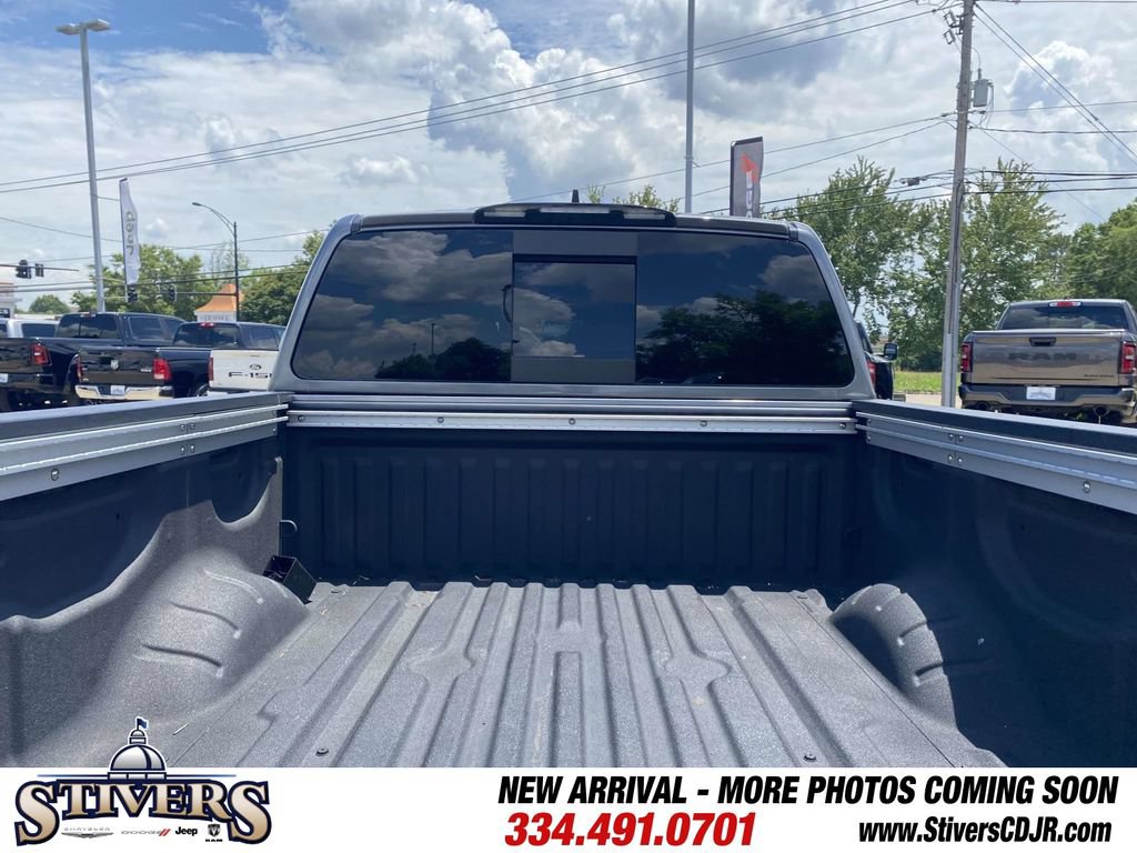 Used 2023 Nissan Titan SV w/ SV Convenience Package RWD image 45